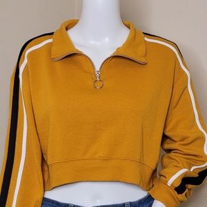 H&M Divided Long Sleeve Crop Sweatshirt